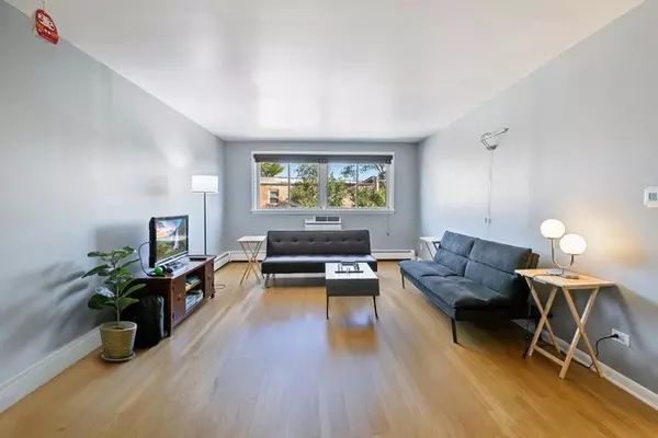 Evanston, IL 60202,929 Washington Street #404