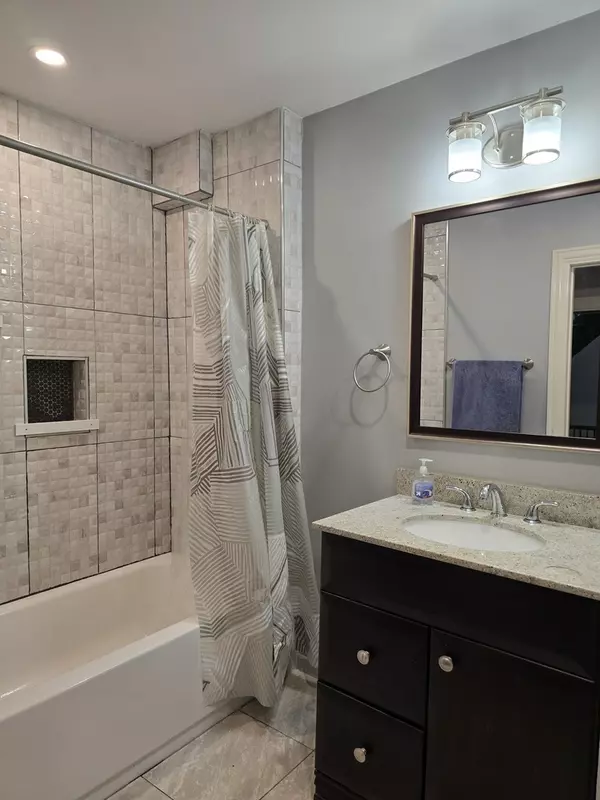 Chicago, IL 60608,1328 W 19th Street #2