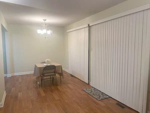 Wheeling, IL 60090,Address not disclosed