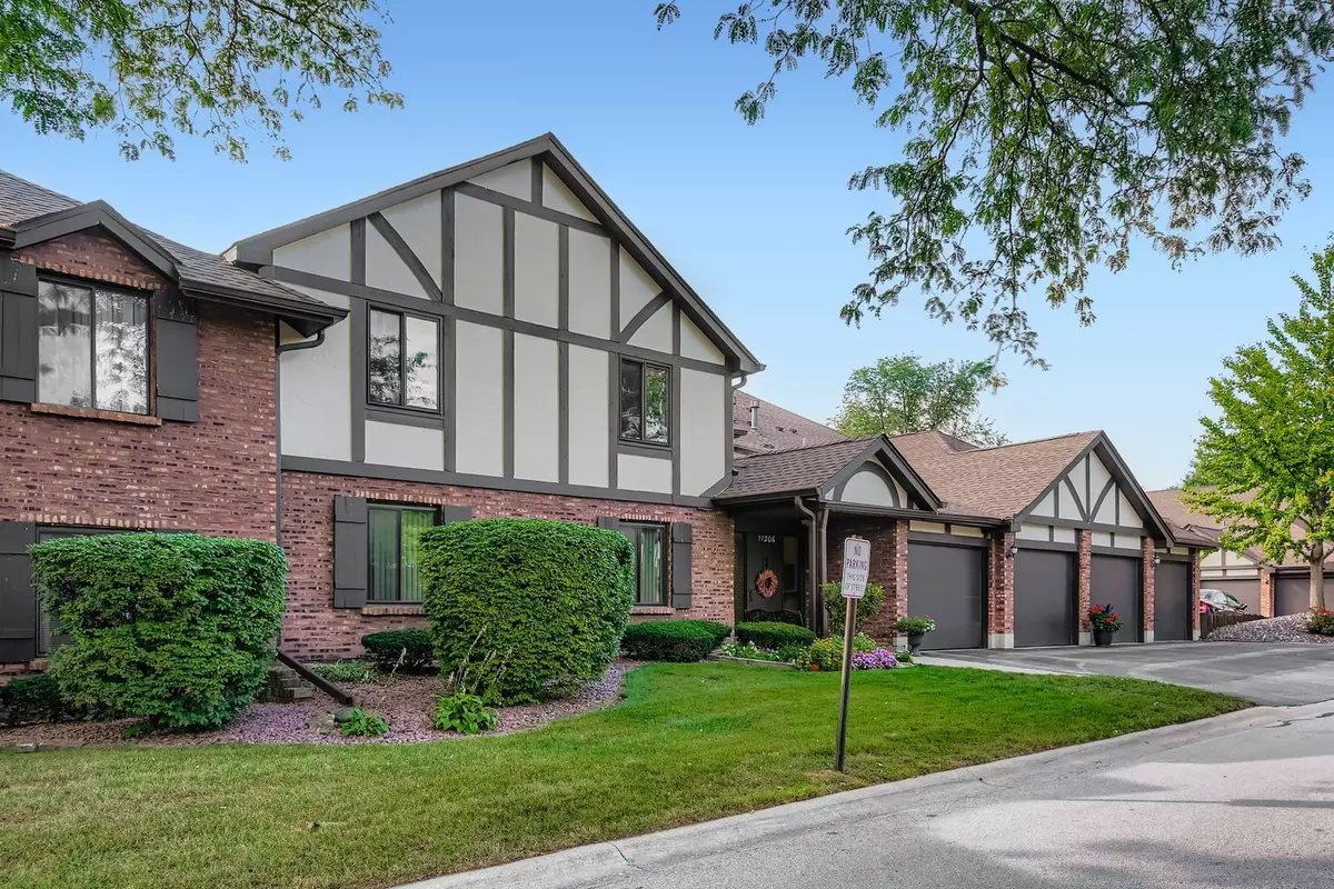 Palos Hills, IL 60465,11206 Cottonwood Drive #22D