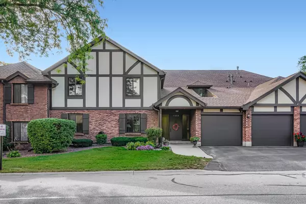 Palos Hills, IL 60465,11206 Cottonwood Drive #22D