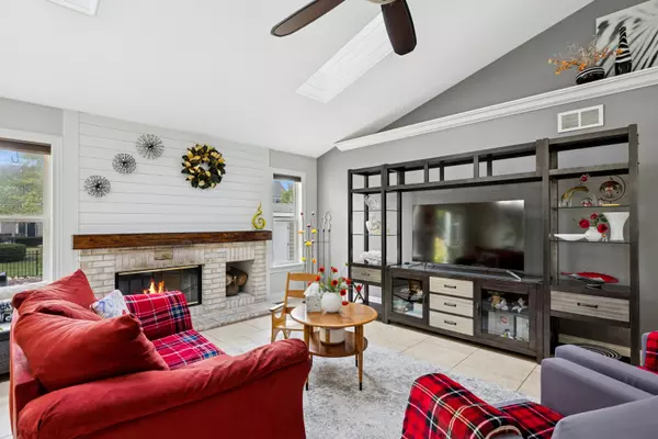 Lake In The Hills, IL 60156,3040 Banbury Lane