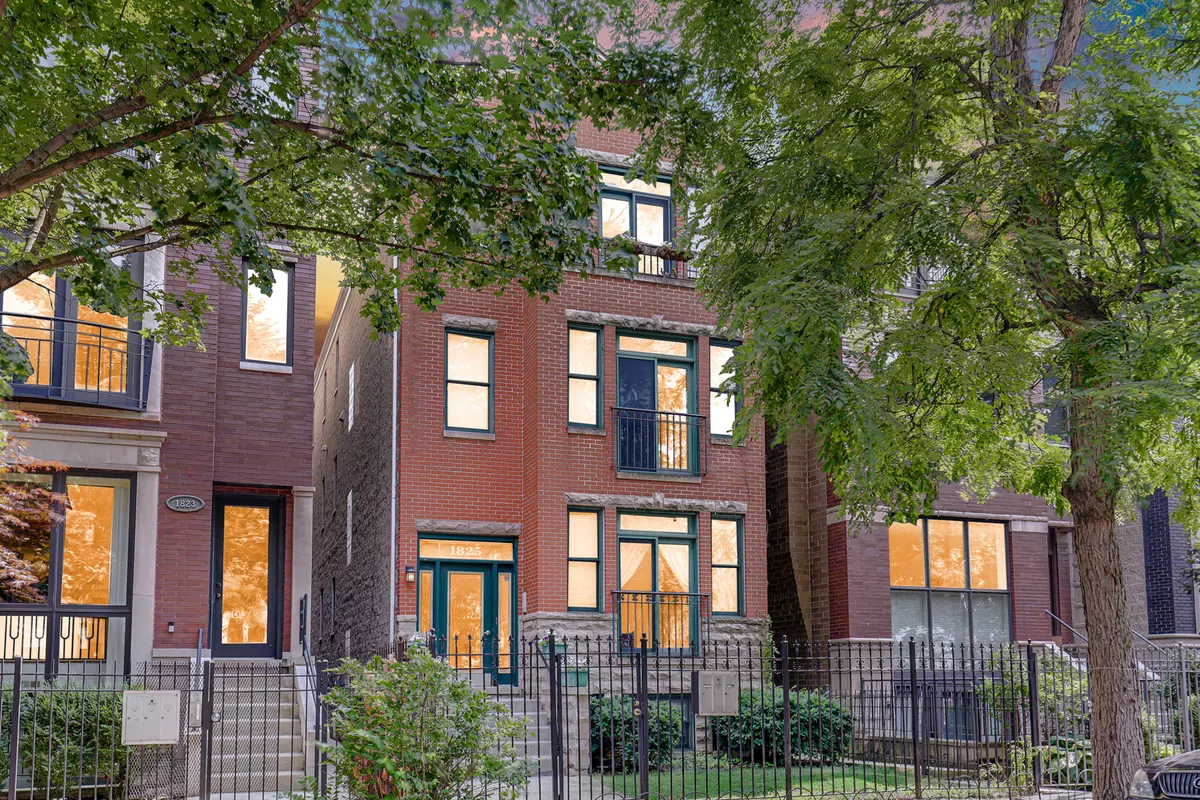 Chicago, IL 60622,1825 W Iowa Street #2