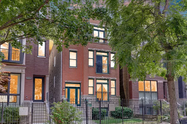 1825 W Iowa Street #2, Chicago, IL 60622