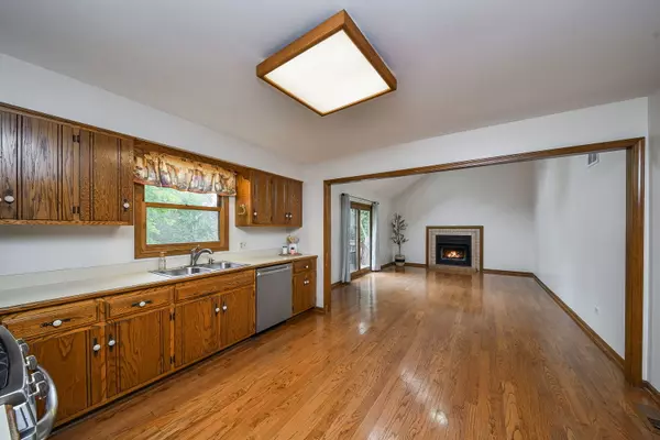 Naperville, IL 60563,5S786 Timberlane Drive