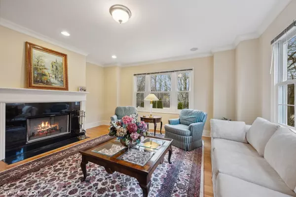 Glencoe, IL 60022,410 Green Bay Road