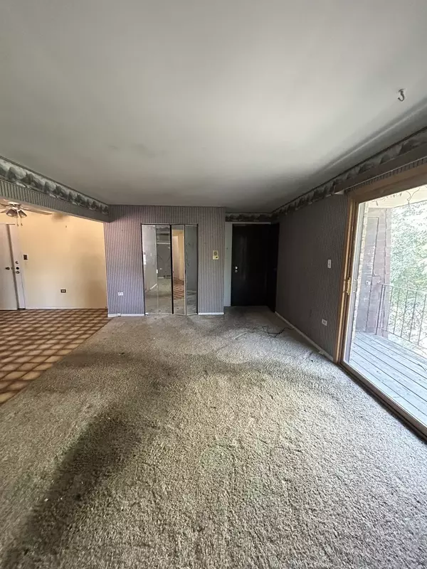 Bridgeview, IL 60455,8019 Beloit Avenue #3A