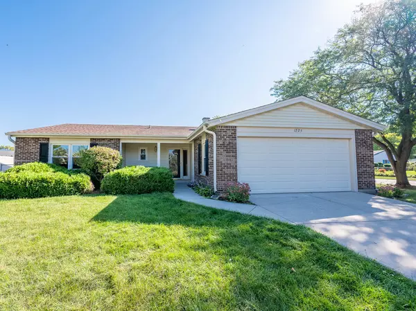 1225 Radcliffe Road, Buffalo Grove, IL 60089