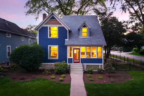 Naperville, IL 60540,105 S Wright Street
