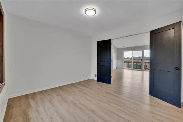 Arlington Heights, IL 60004,1670 N Douglas Court