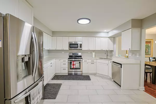 Vernon Hills, IL 60061,872 Lansing Court