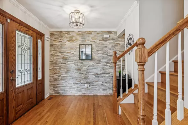 Palatine, IL 60067,1355 N King George Court