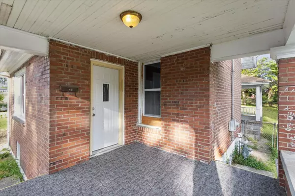 Rockford, IL 61104,918 S 3rd Street