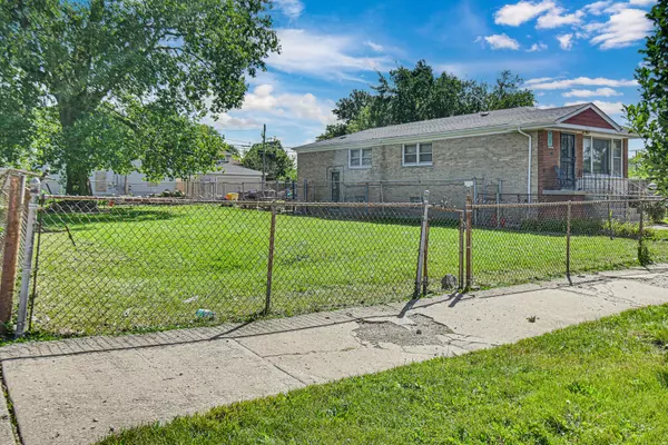 Chicago, IL 60628,9521 S La Salle Street