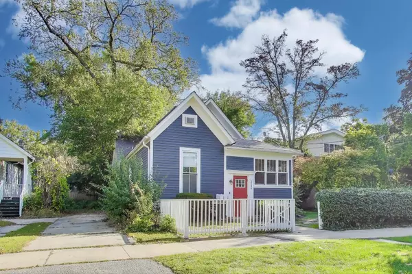 2643 Poplar Avenue, Evanston, IL 60201