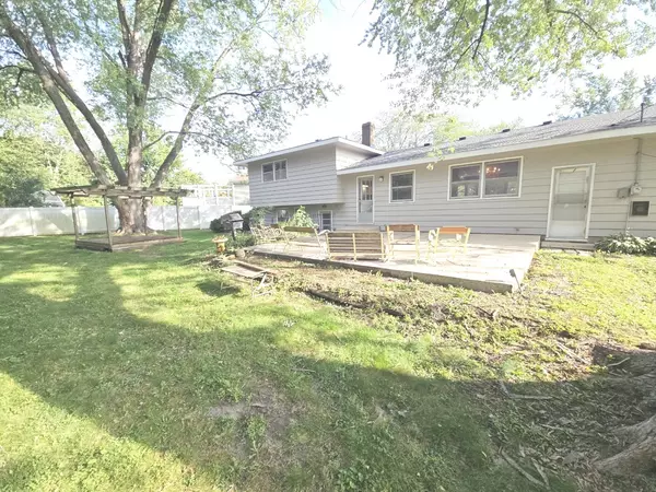 East Dundee, IL 60118,827 Balmoral Drive