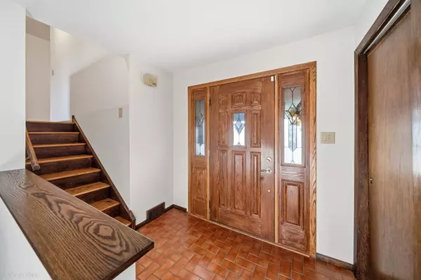 Downers Grove, IL 60516,2124 Midhurst Road