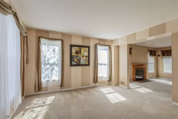 Algonquin, IL 60102,7 Lake Plumleigh Court