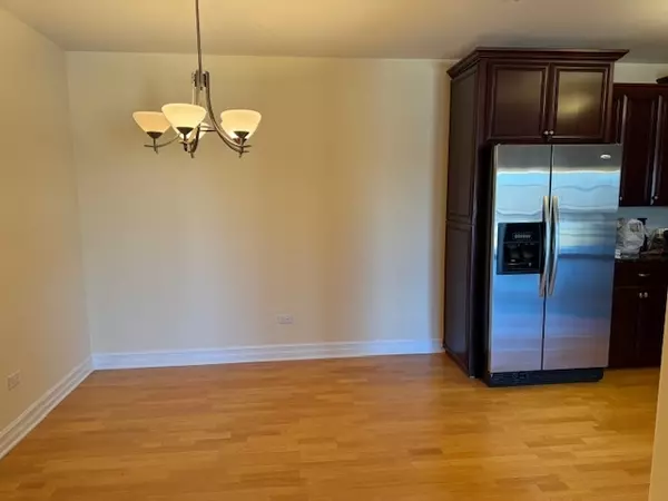 Westmont, IL 60559,36 S Cass Avenue #2C