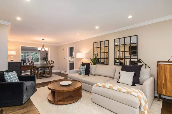 Park Ridge, IL 60068,240 E Sibley Street