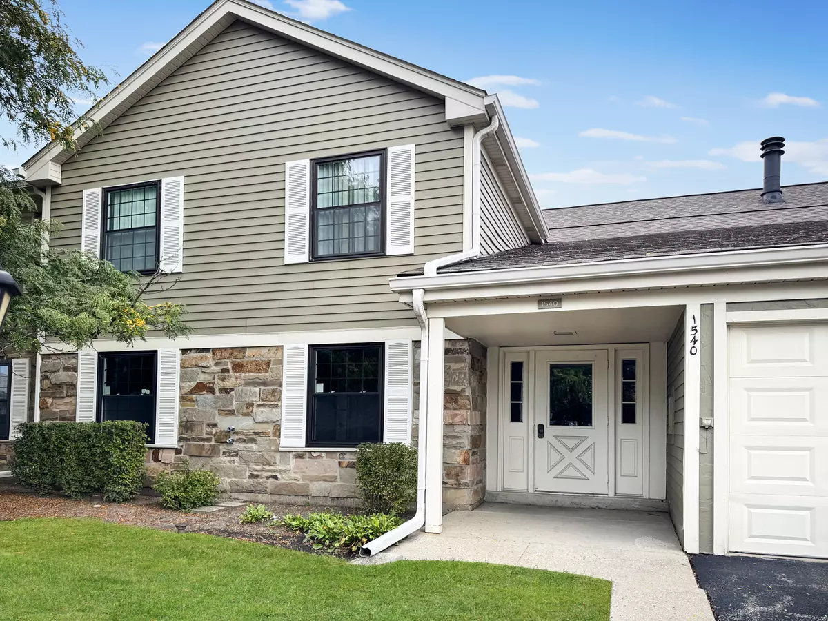 Wheeling, IL 60090,1540 Heather Court #C1