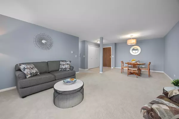 Elk Grove Village, IL 60007,815 Leicester Road #219