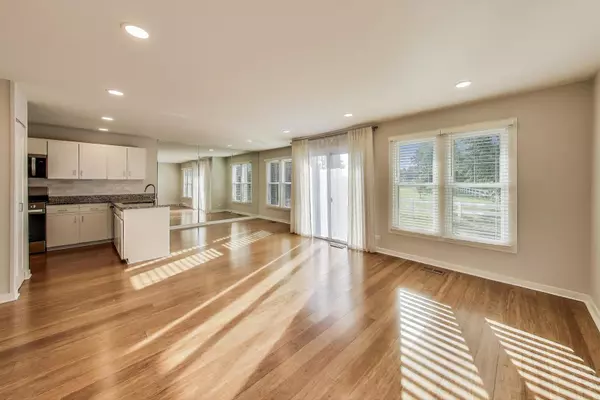 Elk Grove Village, IL 60007,187 Inverness Court #B
