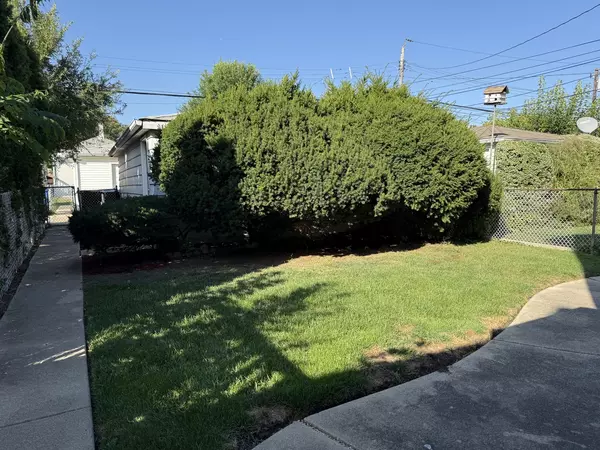Chicago, IL 60630,5940 W Wilson Avenue