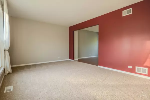 Lake Zurich, IL 60047,781 Edelweiss Drive