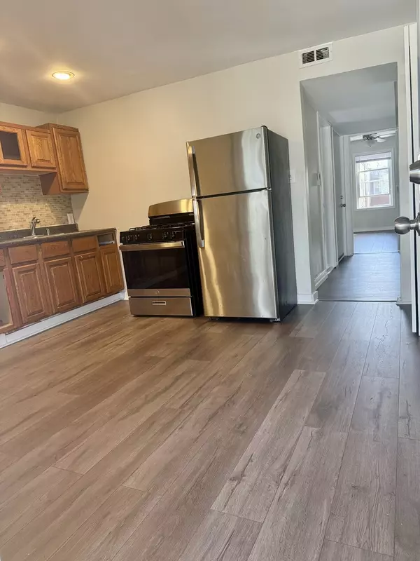 Chicago, IL 60651,1030 N Parkside Avenue #2F