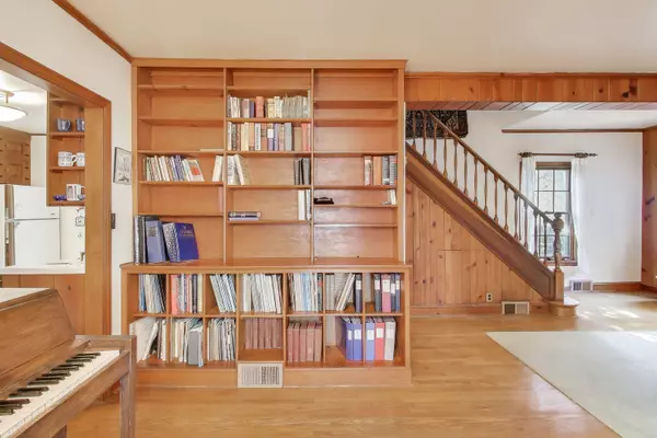 Evanston, IL 60201,2113 Forestview Road