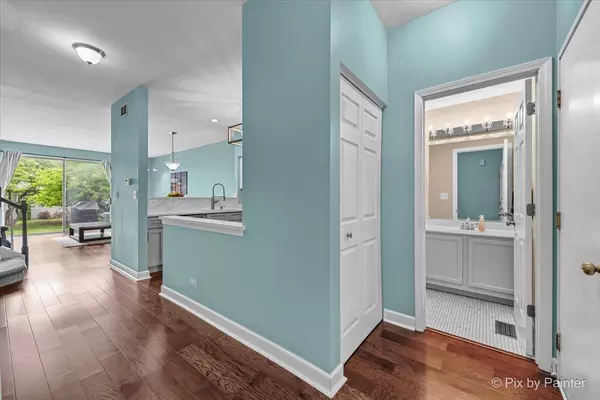 Schaumburg, IL 60194,247 Camel Bend Court #247