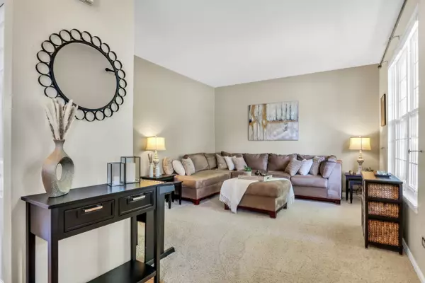 Lindenhurst, IL 60046,586 Harvard Court