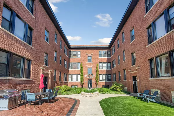 7427 N Clark Street #3, Chicago, IL 60626