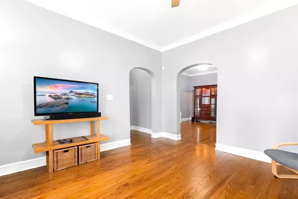 Chicago, IL 60632,5130 S Christiana Avenue