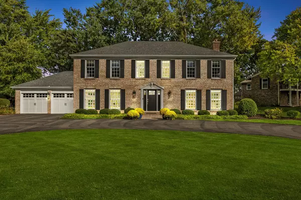 Barrington, IL 60010,1312 Lake Shore N Drive