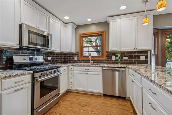 Naperville, IL 60565,2279 Kaskaskia Court