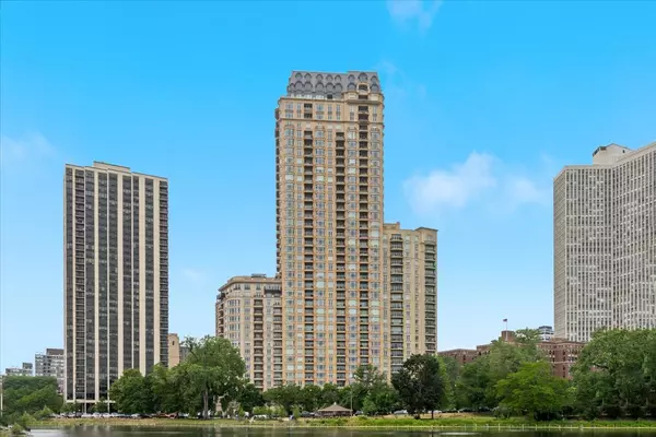 2550 N Lakeview Avenue #N1801, Chicago, IL 60614