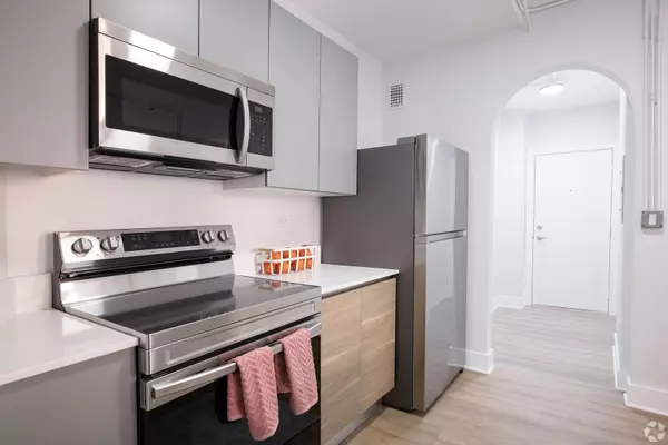 Chicago, IL 60626,1349 W Estes Avenue #G3