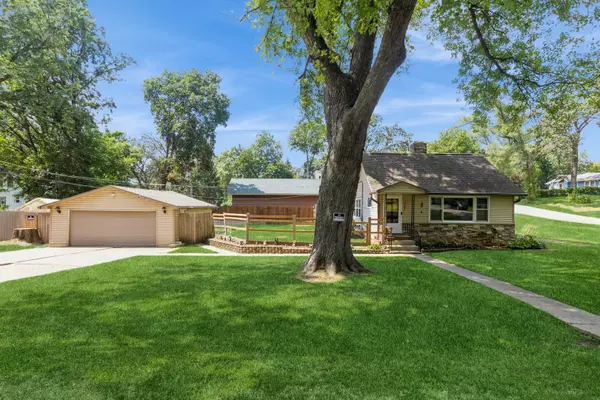 7701 Cedar Road, Wonder Lake, IL 60097