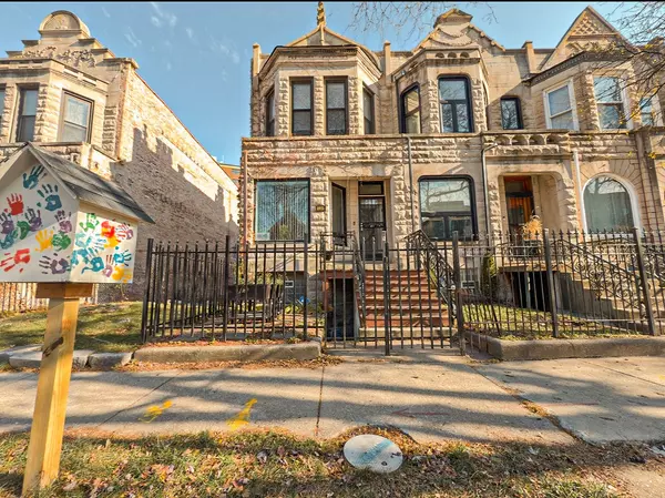 4925 S Champlain Avenue #2, Chicago, IL 60615