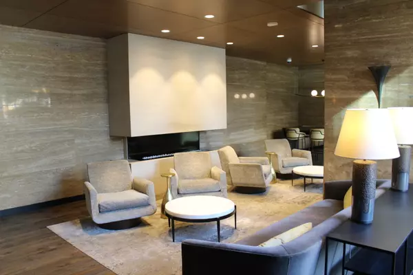 Chicago, IL 60610,1030 N State Street #10M