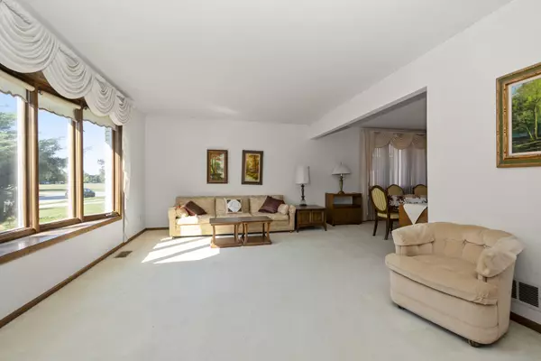 Oak Lawn, IL 60453,10909 S Knox Avenue