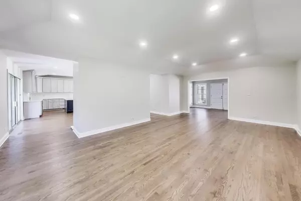 Lake Forest, IL 60045,1627 S Ridge Road