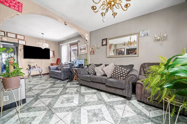 Chicago, IL 60632,Address not disclosed