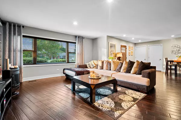 Bensenville, IL 60106,16W639 Red Oak Avenue