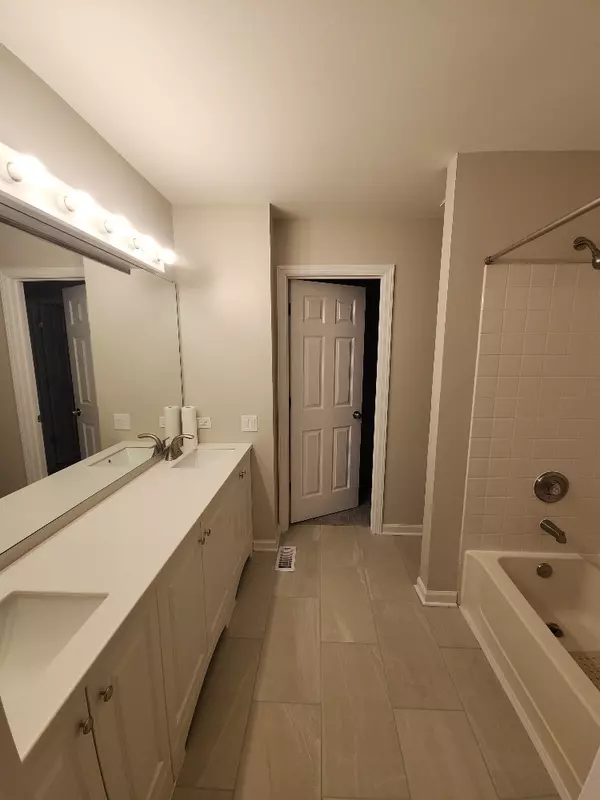 Streamwood, IL 60107,7 Marion Lane