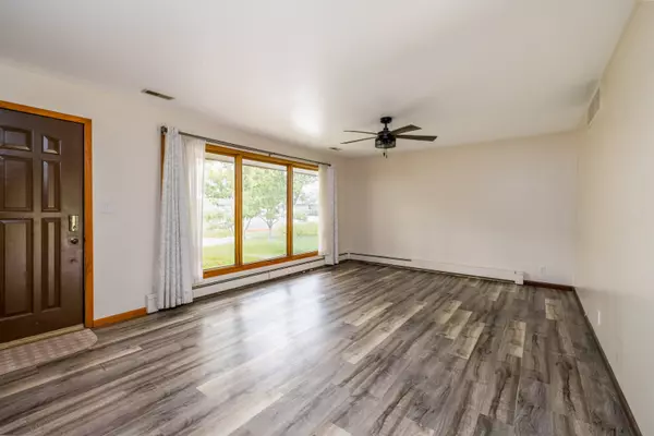 Watseka, IL 60970,104 Central Court