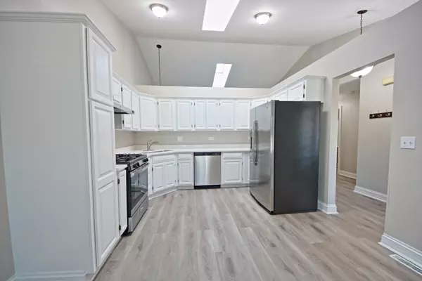 Lake In The Hills, IL 60156,20 Echo Hill