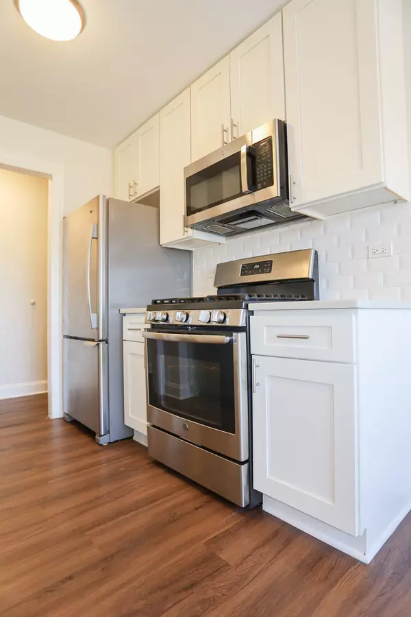 Chicago, IL 60656,8651 W Foster Avenue #3A